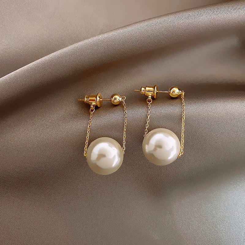 2025 New Cute Pearl Studs Hoop Earrings for Women Gold Color Eardrop Minimalist Tiny Huggies Hoops Wedding Fashion Jewelry